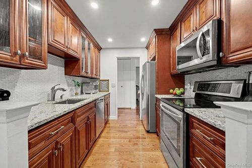 810-500 High Point Drive, Greenburgh, NY, 10530 | Card Image
