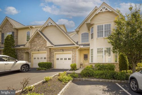 16 Jefferson Crossing, EAST NORRITON, PA, 19401 | Card Image