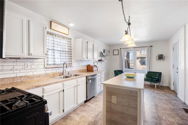 527 Verona St, House other with 4 bedrooms, 4 bathrooms and 2 parking in Braddock PA | Image 18