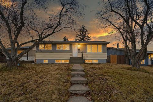 {{alt}} | Card Image