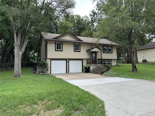 16009 Ann Ave, Belton, MO, 64012-1519 | Card Image