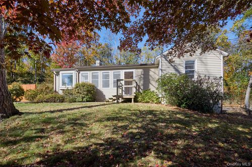 7 Carol Dr, Poughkeepsie, NY, 12603-2603 | Card Image