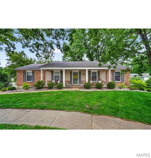 15580 Clover Ridge Dr, Chesterfield, MO, 63017-5231 | Card Image