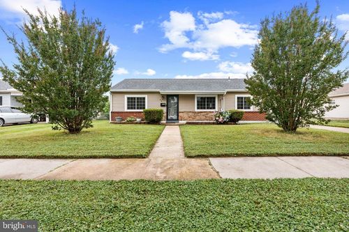 66 Chesterfield Dr, NEW CASTLE, DE, 19720-1249 | Card Image