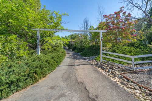 16160 Plateau Cir, Redding, CA, 96001-8733 | Card Image