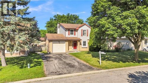 127 Acorn Cres, London, ON, N6G3V4 | Card Image