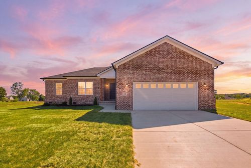 353 Mohegan Trl, Richmond, KY, 40475-8770 | Card Image