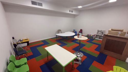 1700 New York Ave, Arlington, TX, 76010-4725 | Card Image