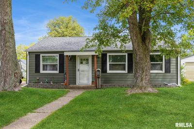 3819 10 Th Avenue Place, House other with 3 bedrooms, 1 bathrooms and null parking in Moline IL | Image 2