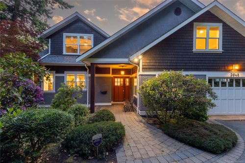 3948 Telegraph Bay Rd, Saanich, BC, V8N4H7 | Card Image
