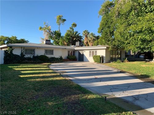 2901 Burton Ave, Las Vegas, NV, 89102-2067 | Card Image