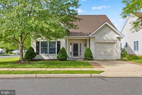 2 Briarwood Ct, Columbus, NJ, 08022-1102 | Card Image