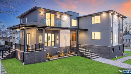 283 Bluff Rd, Fort Lee, NJ, 07024-4246 | Card Image