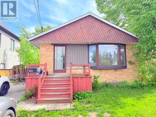 418 N Fernleigh Circle, Richmond Hill (Crosby), ON, L4C1E3 | Card Image