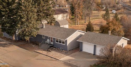 306 5th Ave Ne, Hazen, ND, 58545-4617 | Card Image