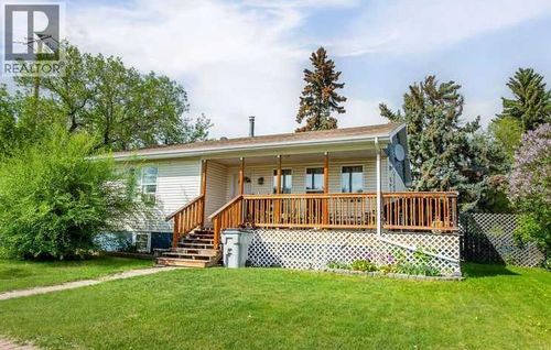 502 5 Ave, Wainwright, AB, T9W1B1 | Card Image