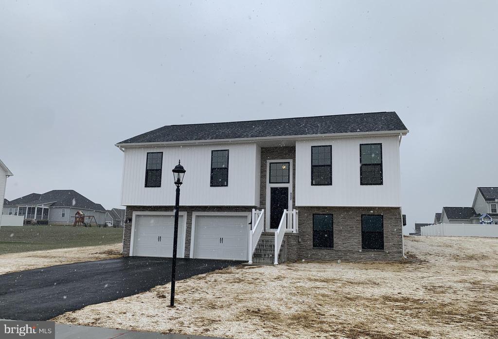 Stonewicke Dr, Hanover, PA 17331