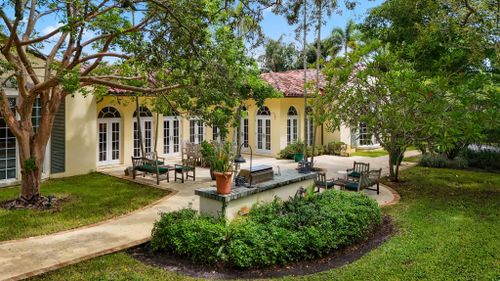 39 Country Rd, Village Of Golf, FL, 33436-5602 | Card Image