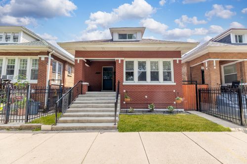 6221 S Talman Ave, Chicago, IL, 60629-1607 | Card Image