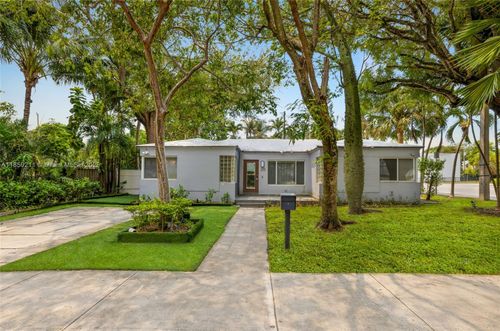 200 Ne 48th Ter, Miami, FL, 33137-3136 | Card Image