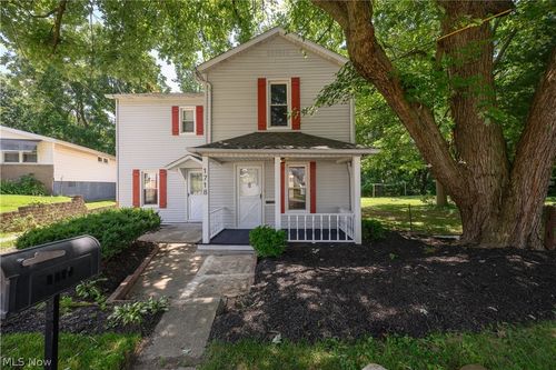 1718 Ferndale Rd Nw, Canton, OH, 44709-3234 | Card Image