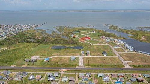 3927 Curlew Dr, Galveston, TX, 77554-1142 | Card Image