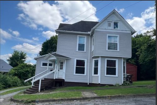 86 Main St, Greenville, PA, 16125-2384 | Card Image