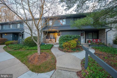 521-521 Foxwood Ln, PAOLI, PA, 19301-2009 | Card Image