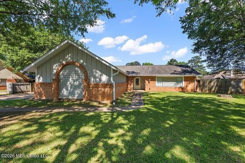 140 Trimble St, Pearl, MS, 39208-3820 | Card Image