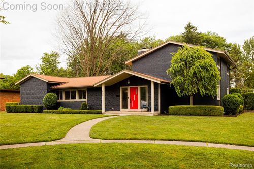 600 Middlesex Rd, Grosse Pointe Park, MI, 48230-1740 | Card Image