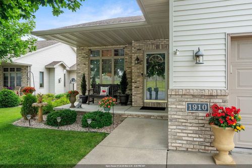 1910 E Sylvan Avenue, APPLETON, WI, 54915 | Card Image