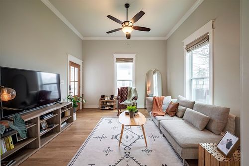 1924 Gano St, Houston, TX, 77009-8218 | Card Image