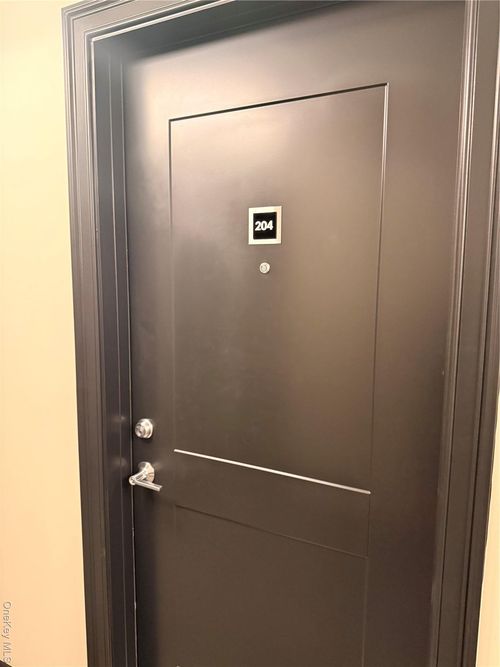 204-122 Greenwich Ave, Goshen, NY, 10924-2012 | Card Image