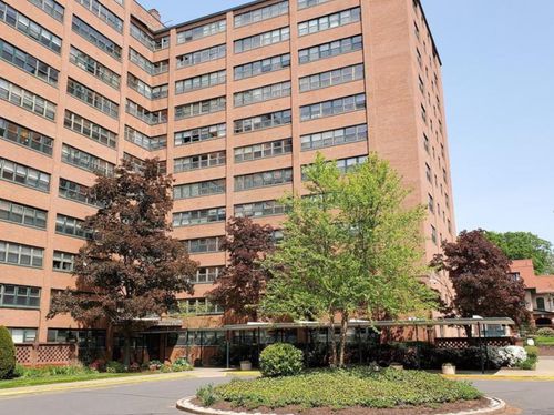 apt-8m-31 Woodland St, Hartford, CT, 06105-4306 | Card Image