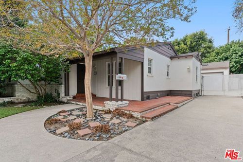 125 N Evergreen St, Burbank, CA, 91505-4103 | Card Image