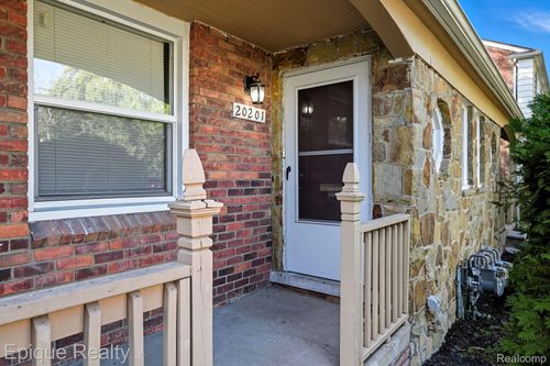 20201 Stratford Rd, Detroit, MI, 48221-1383 | Card Image