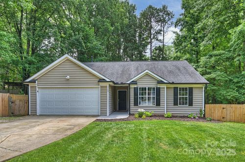 5179 Poplar Glen Dr, Matthews, NC, 28104-6993 | Card Image