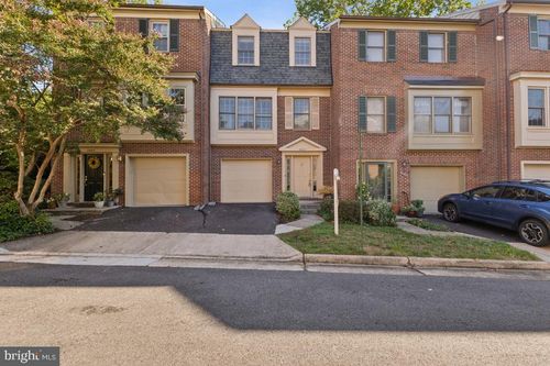 3804 Vermont Ct, Alexandria, VA, 22304-6329 | Card Image