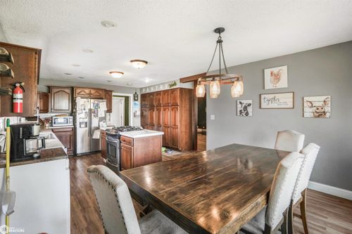 2933 Little Wall Lake Rd, Jewell, IA, 50130-7571 | Card Image