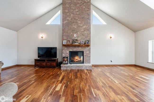 27501 Highway 149, House other with 3 bedrooms, 2 bathrooms and null parking in Sigourney IA | Image 10