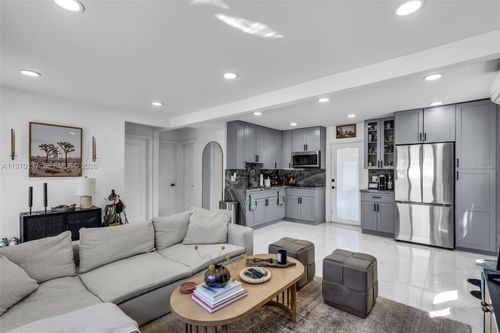 2020 Nw 83rd Ter, Miami, FL, 33147-5052 | Card Image