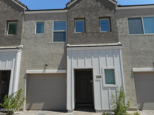 2262 W El Caro Dr, Phoenix, AZ, 85021-4290 | Card Image