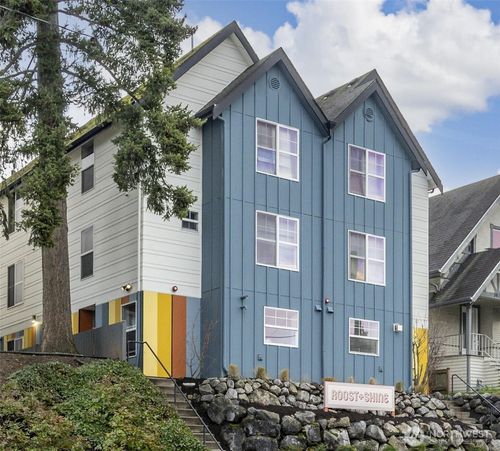 5612 C Roosevelt Way Ne, Seattle, WA, 98105-2768 | Card Image