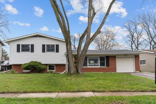 7167 Orchard Ln, Hanover Park, IL, 60133-6429 | Card Image