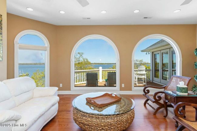 Family Room | Image 63