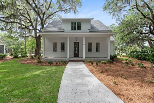 25 Millers Pond Dr, Beaufort, SC, 29907-2298 | Card Image