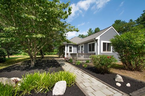 r-209 South St, Hanson, MA, 02341-2060 | Card Image