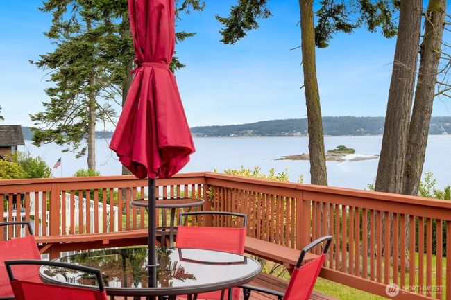 Sound, Olympic and Islands visible from view deck | Image 4