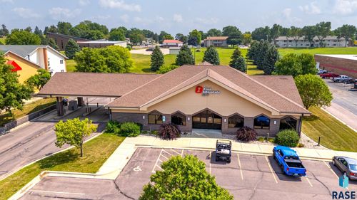 2408 Broadway Ave Avenue, Yankton, SD, 57078 | Card Image