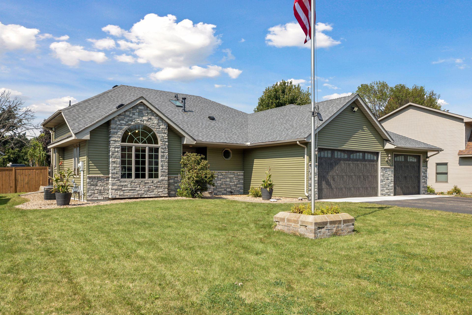 Bayberry Dr, Saint Paul, MN 55110